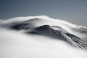 Berggipfel im Nebel